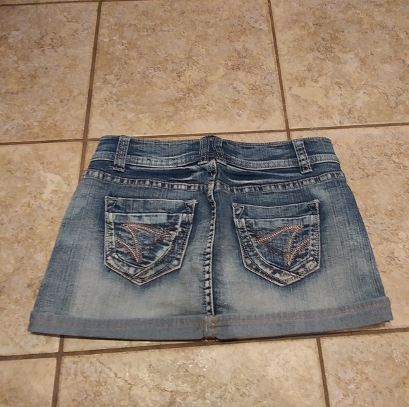 Jean Skirt - Picture 3 of 3